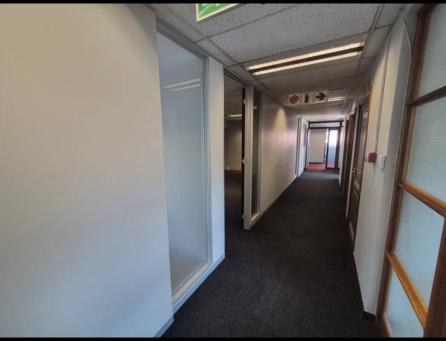 325M² OFFICE TO LET IN WOODMEAD